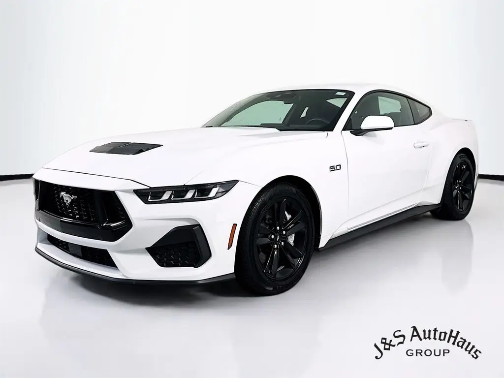 2024 Ford Mustang GT photo 3