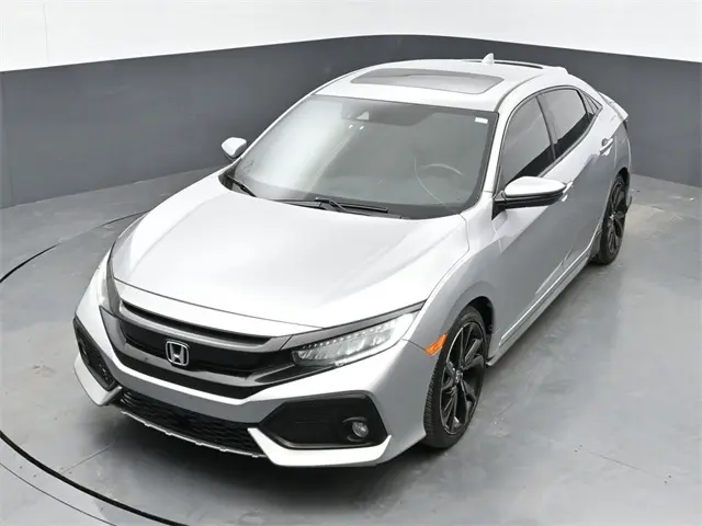 2018 Honda Civic Sport Touring photo 4