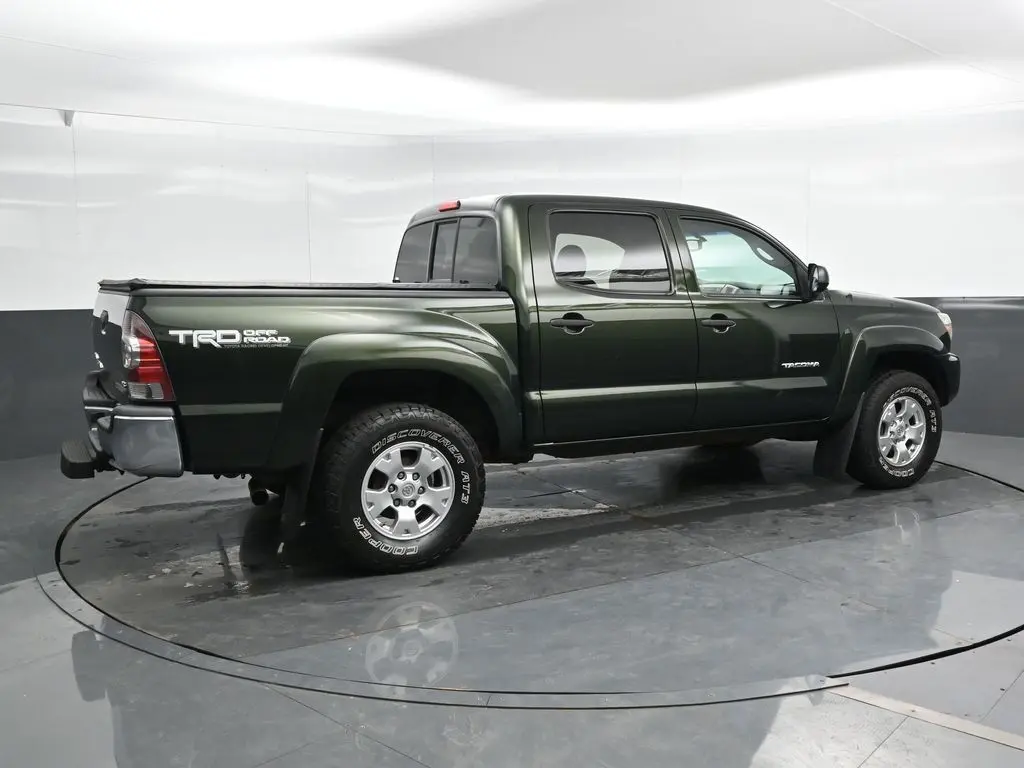 Used 2013 Toyota Tacoma Base with VIN 3TMLU4EN3DM129589 for sale in Sycamore, IL