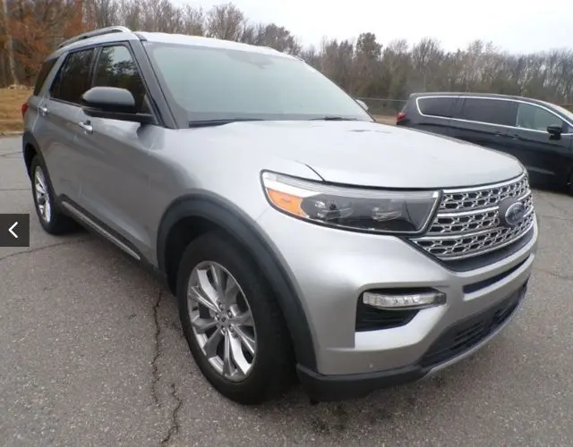 2020 Ford Explorer Limited's photo