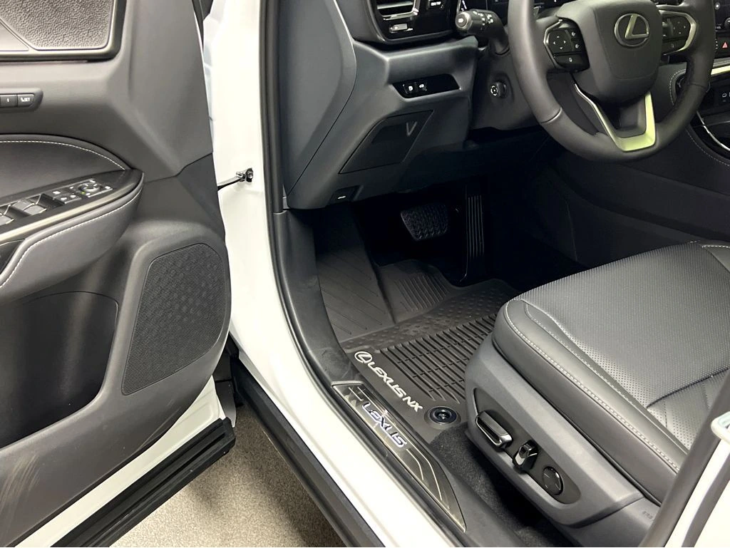 2026 Lexus NX 350 Luxury - Photo 8