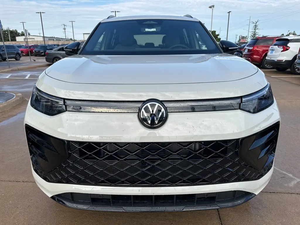 2025 Volkswagen Tiguan SE R-Line Black photo 8