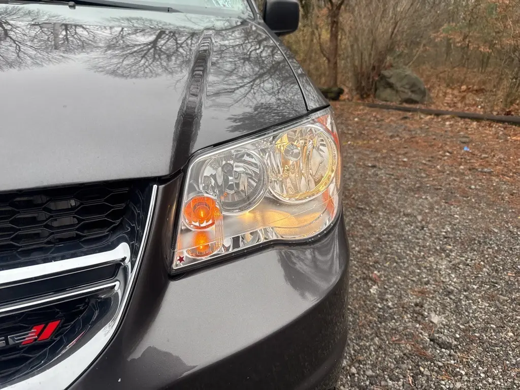 2019 Dodge Grand Caravan SE photo 3