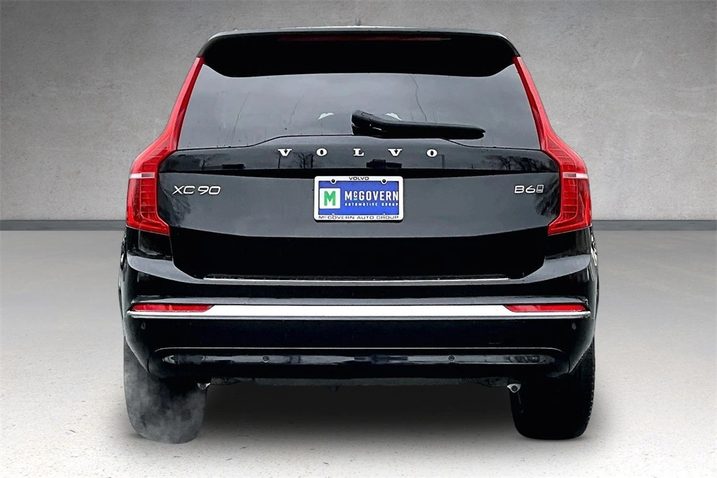 2024 Volvo - image 5