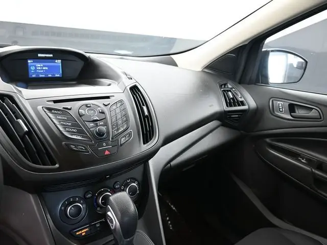 2015 Ford Escape S photo 15
