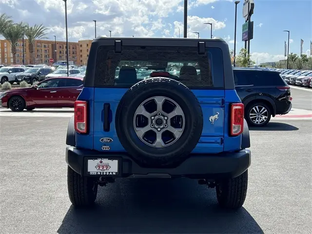 2023 Ford Bronco Base photo 5
