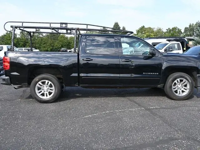 2017 Chevrolet Silverado 1500 LT1 photo 3