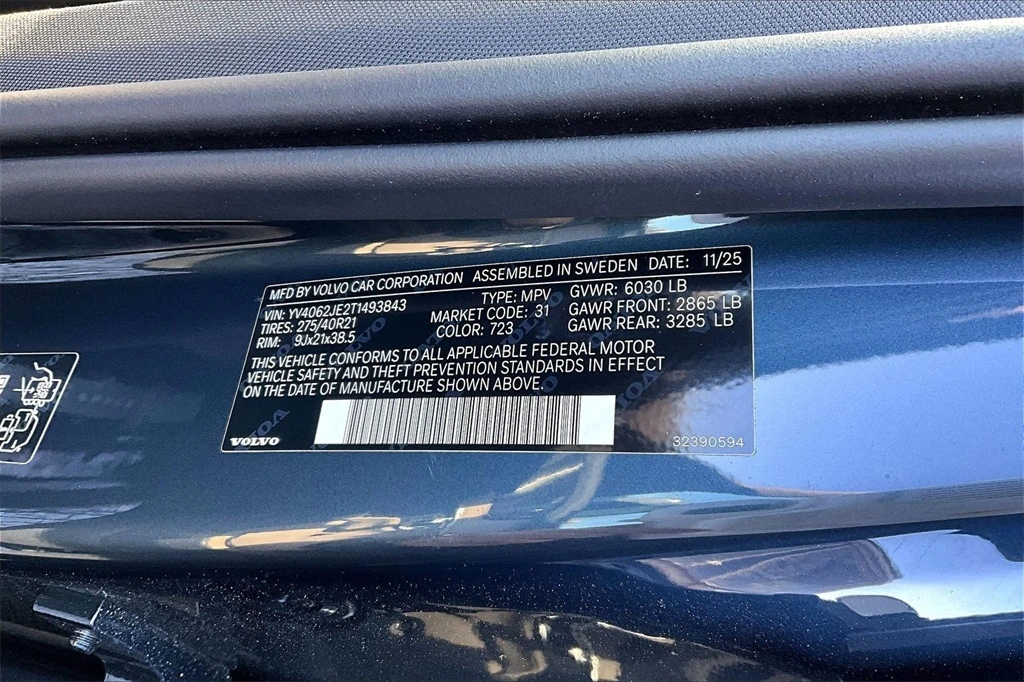 2026 Volvo - image 14
