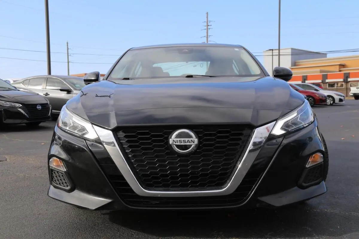 2021 Nissan Altima SV's photo