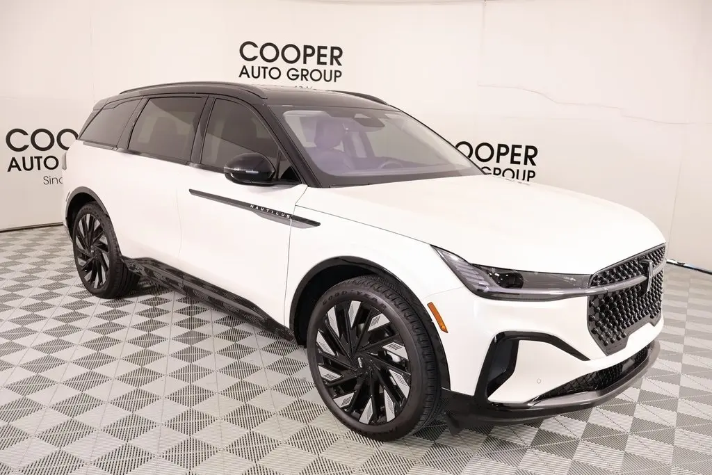 2026 Lincoln Nautilus Reserve's photo