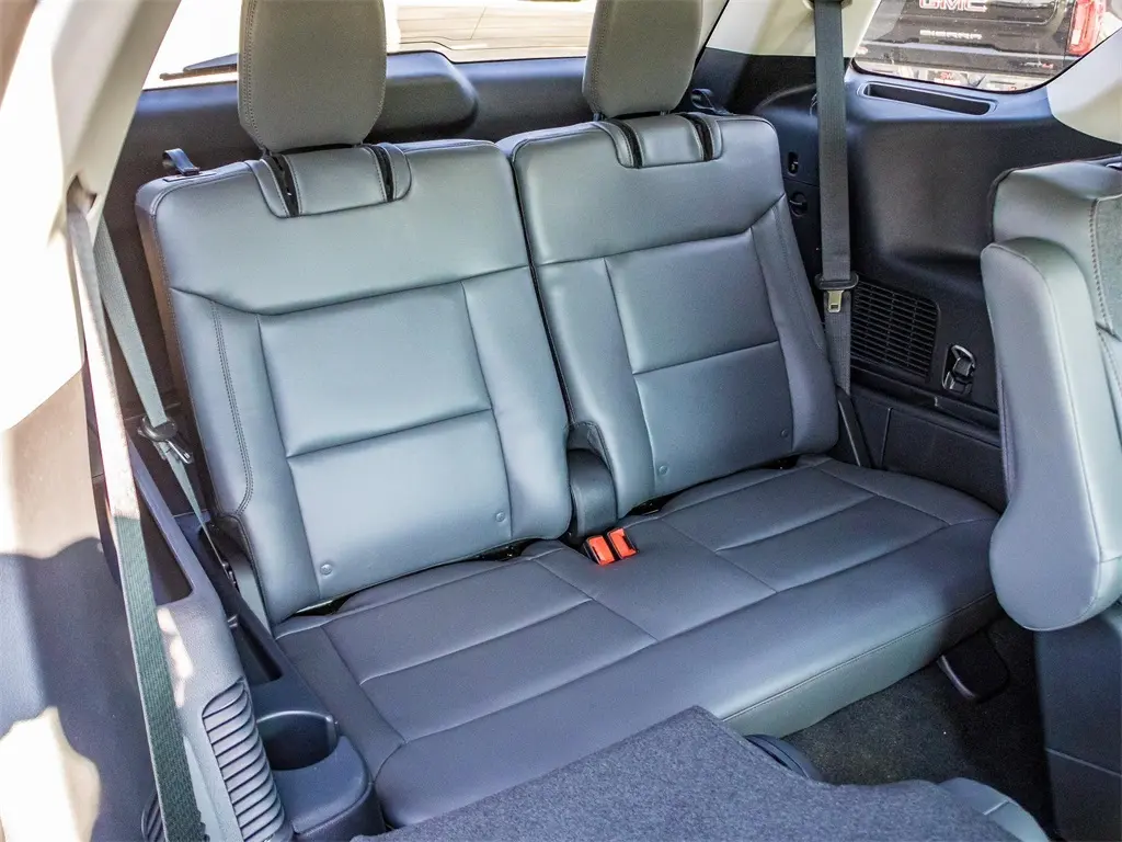 2025 Ford Explorer photo 23