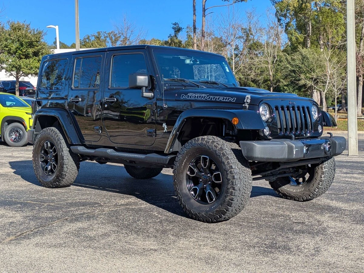 2017 Jeep Wrangler Unlimited Smoky Mountain