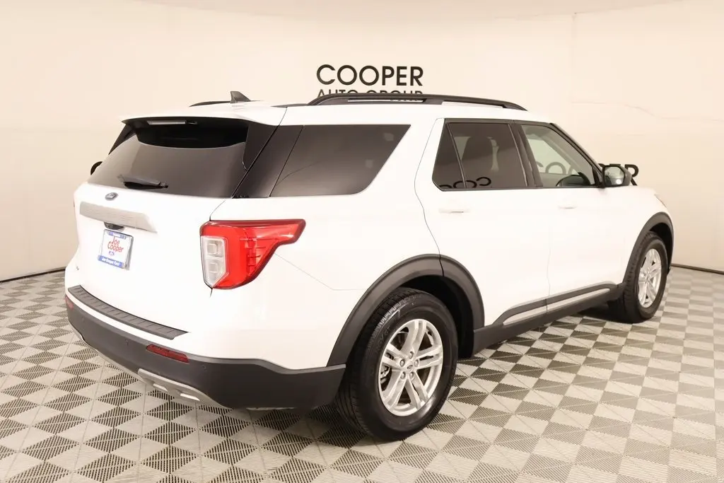 2023 Ford Explorer XLT photo 19