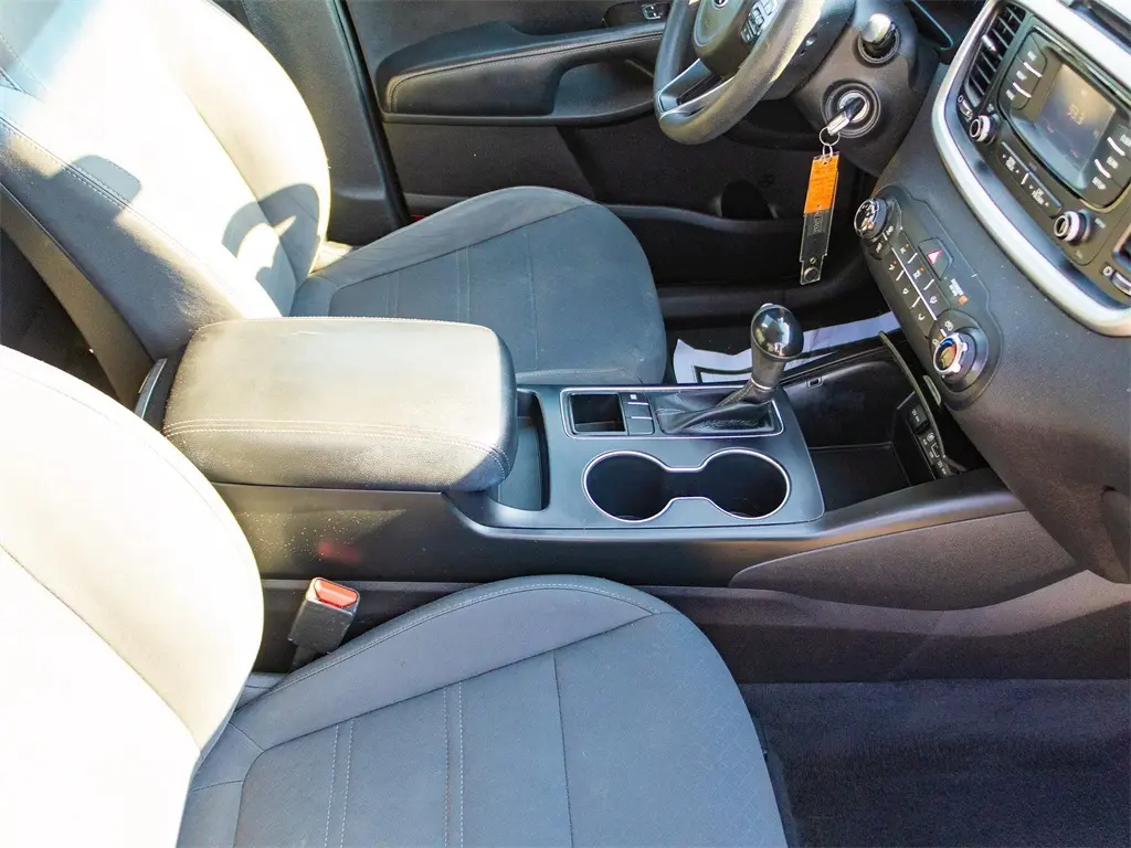 2017 Kia Sorento LX photo 12