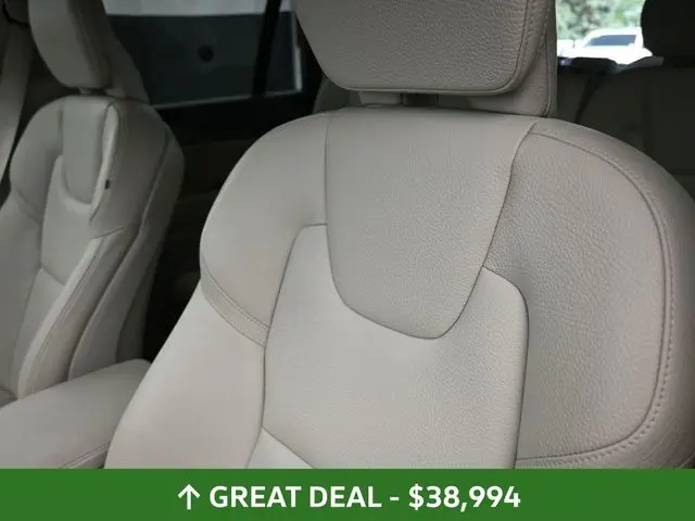 2023 Volvo XC90 Plus photo 13