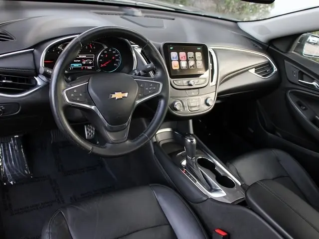 2016 Chevrolet Malibu 1LT photo 3