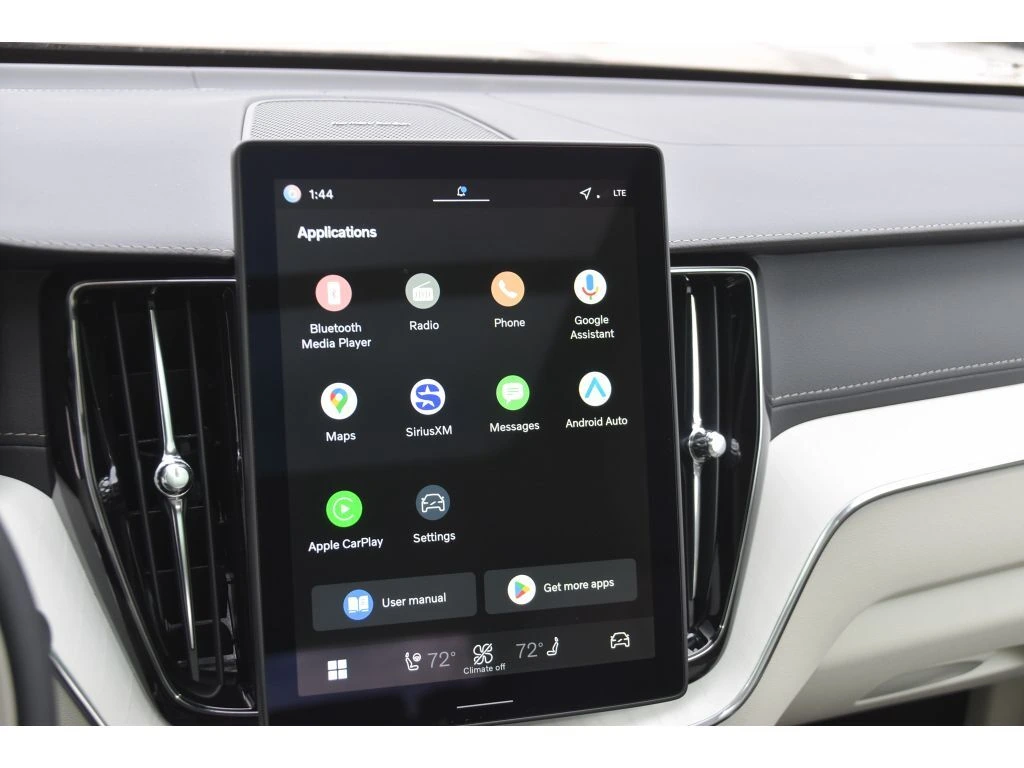 2026 Volvo - image 17