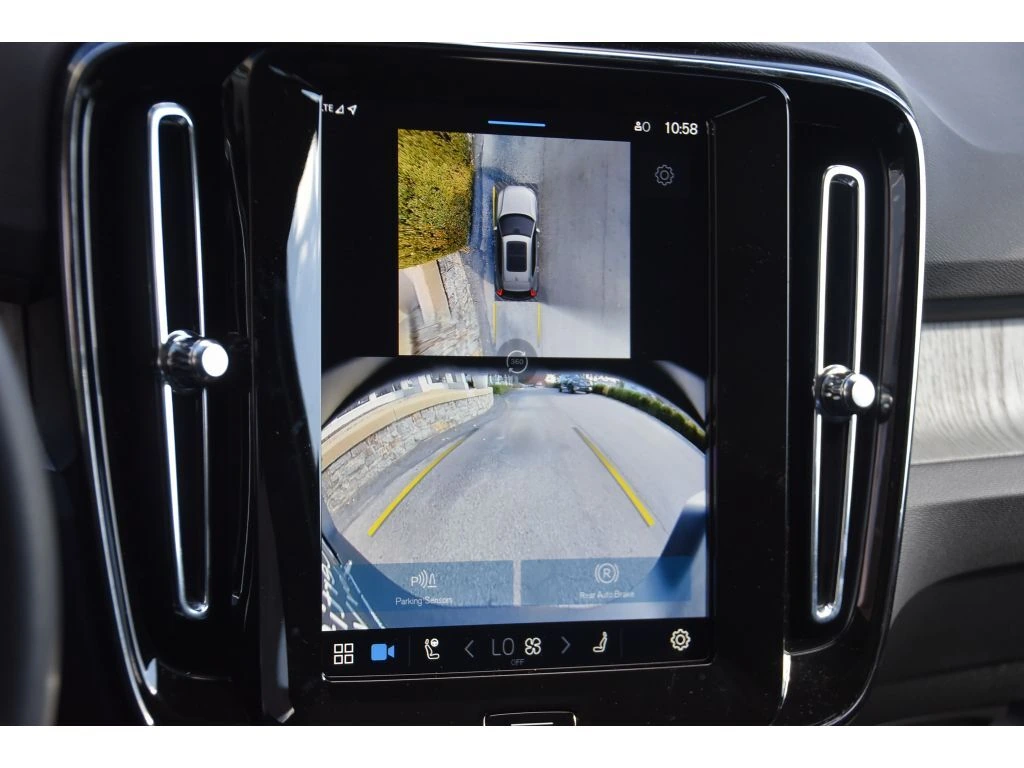 2025 Volvo - image 21