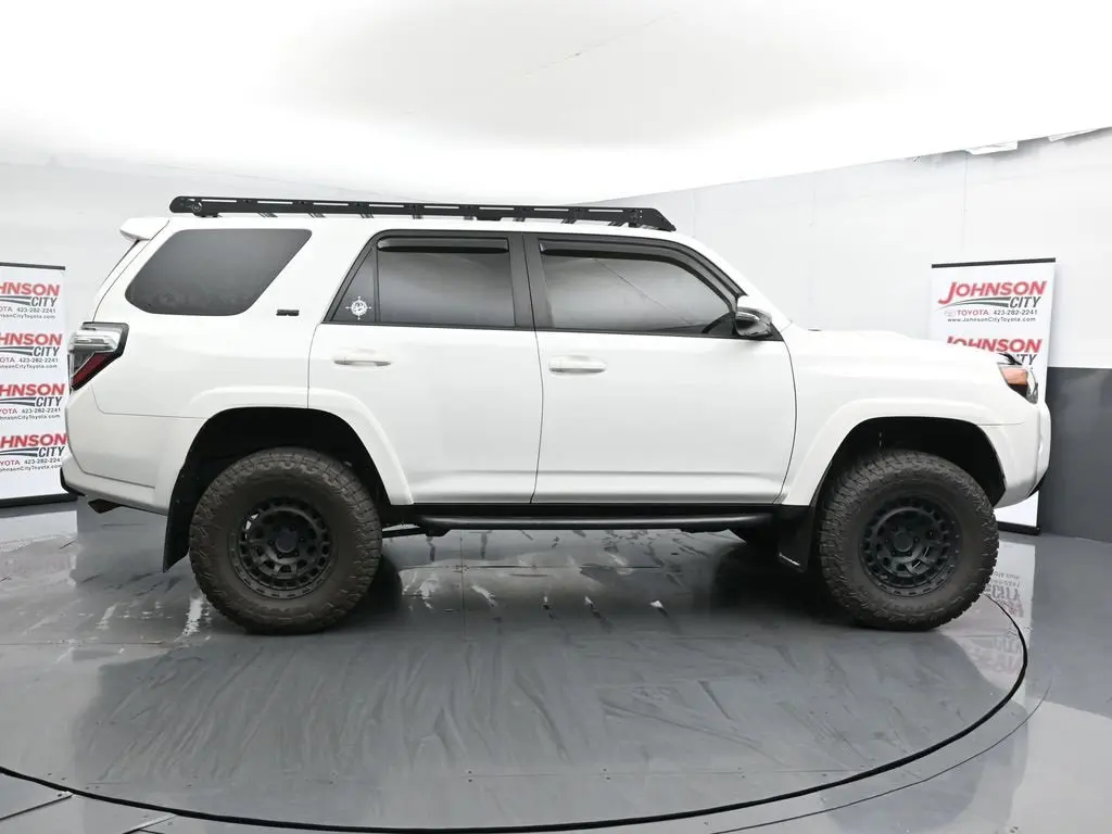 2021 Toyota 4Runner SR5 Premium 4WD photo 9