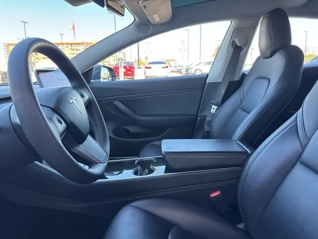2018 Tesla Model 3 Long Range photo 19