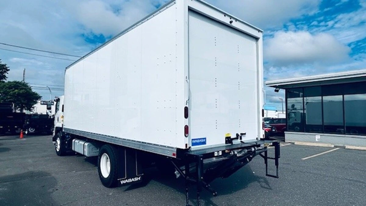 2025 Isuzu FVR - image 6