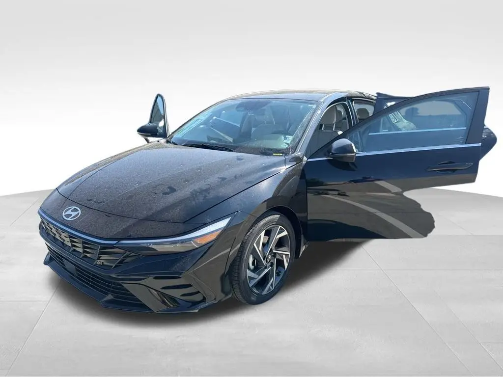 2025 Hyundai Elantra Limited photo 11