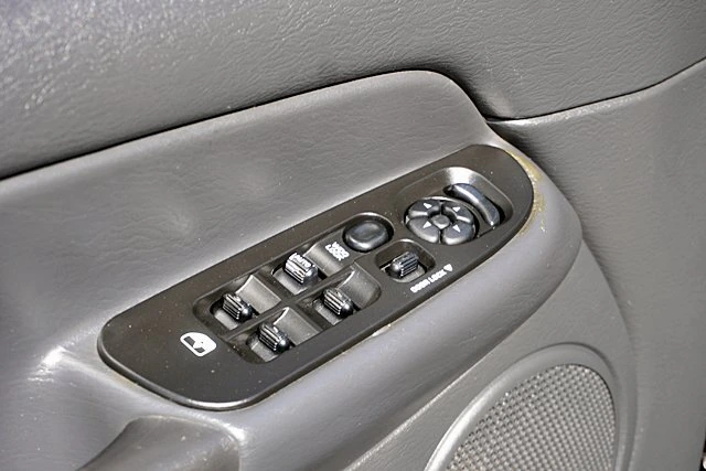 2005 Dodge Ram 3500 Pickup SLT - Photo 32