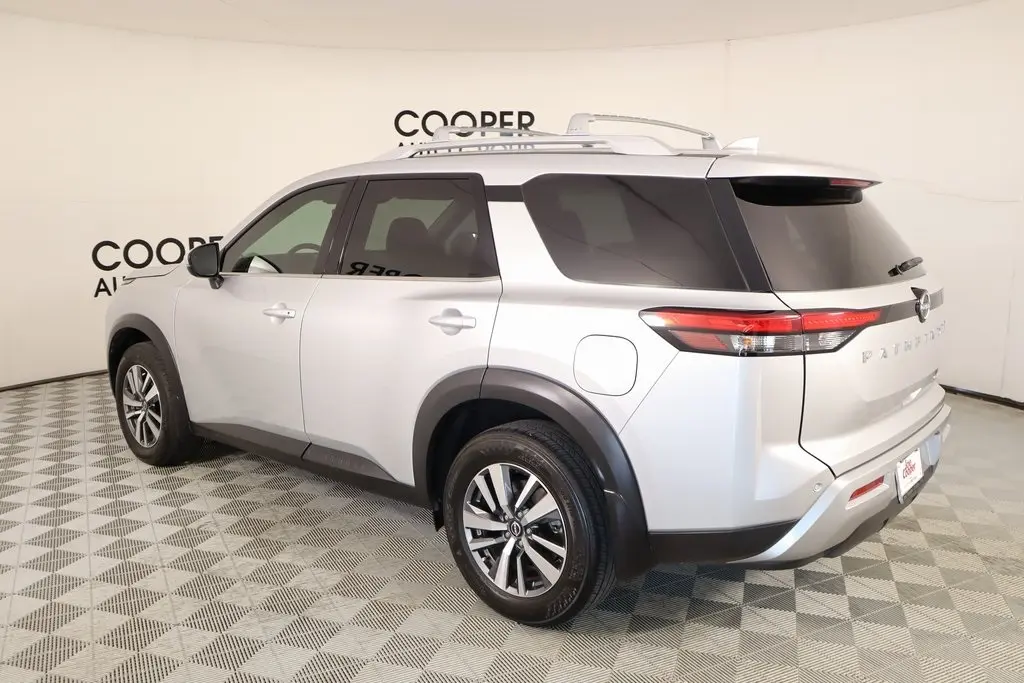 2024 Nissan Pathfinder SL photo 24