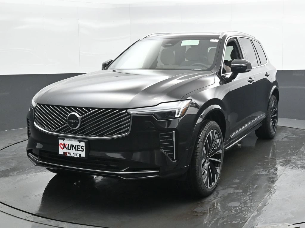 2026 Volvo - image 5