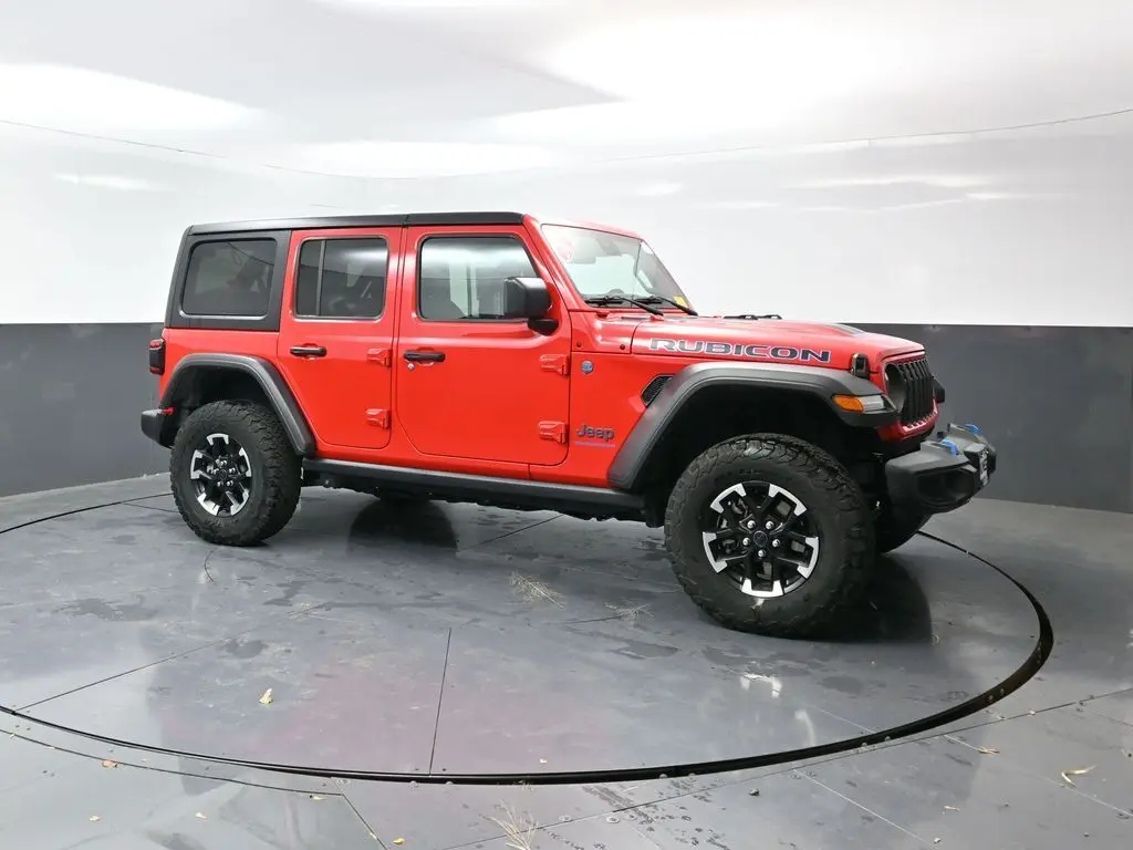2024 Jeep Wrangler Rubicon 4xe photo 3