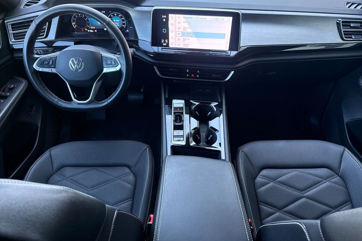 2025 Volkswagen Atlas Cross Sport SE w/Tech - Photo 13