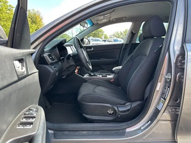 2018 Kia Optima LX photo 6