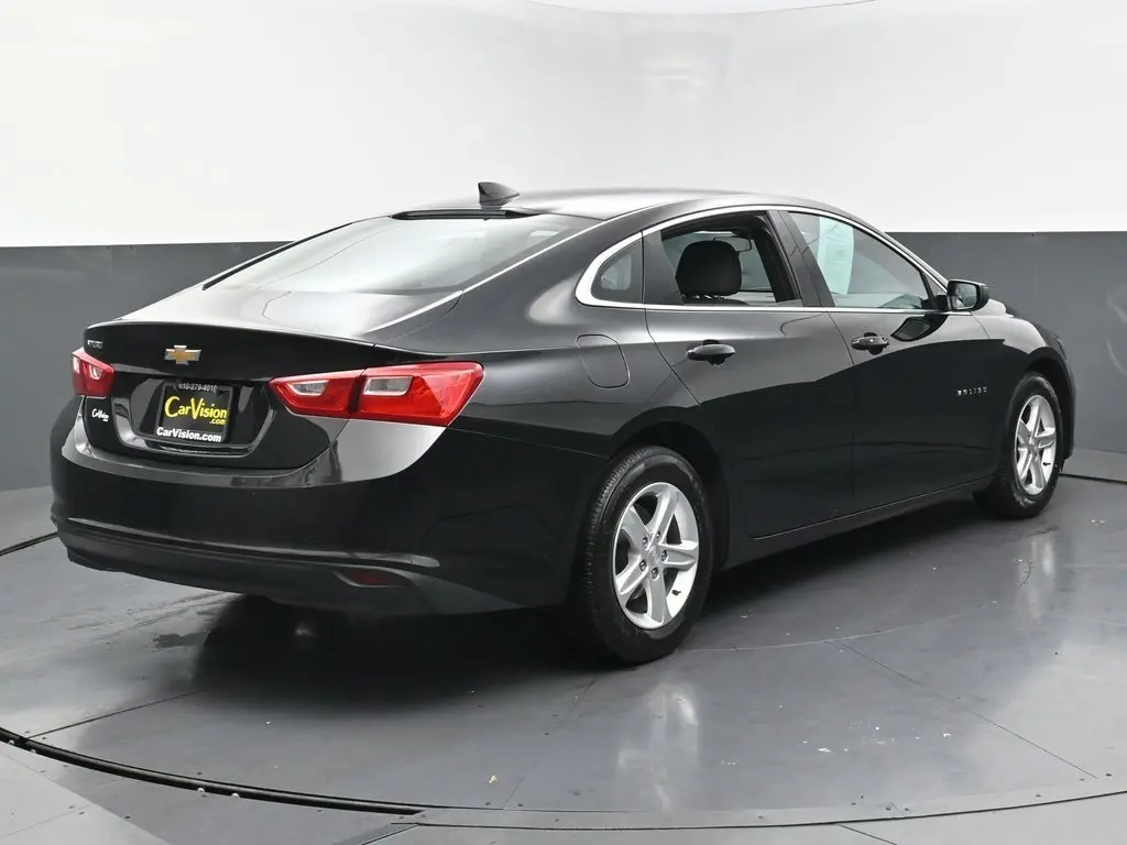 2023 Chevrolet Malibu photo 4