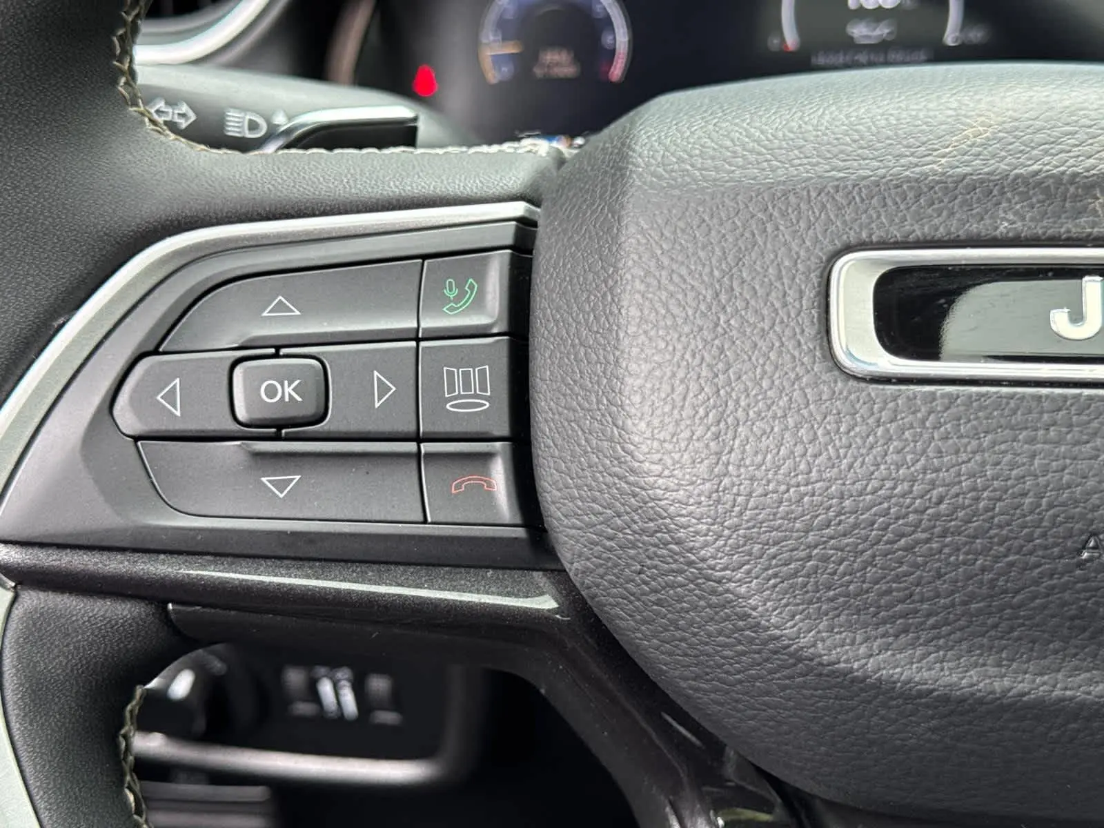 2023 Jeep Grand Cherokee Altitude photo 18