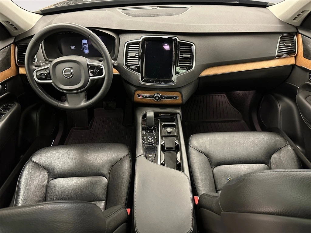 2023 Volvo - image 10