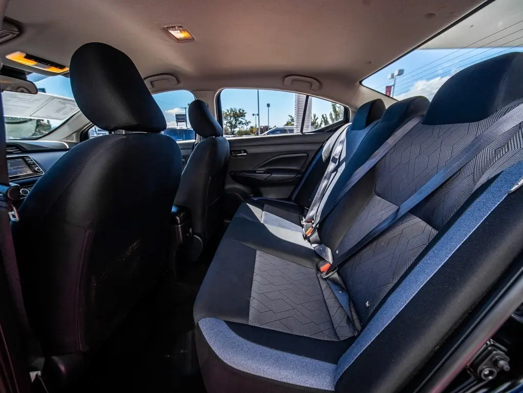 2023 Nissan Versa 1.6 SV photo 10