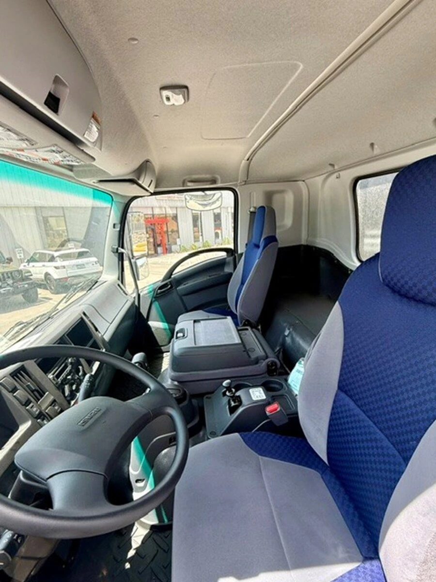 2025 Isuzu FTR — photo 8