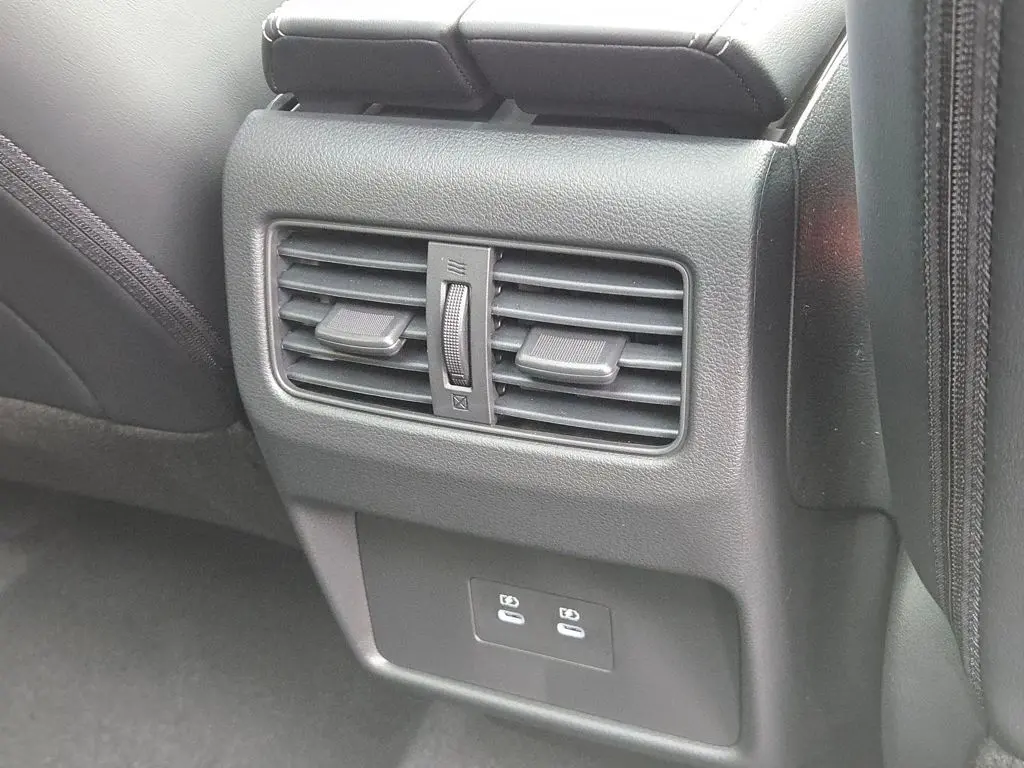 2026 Nissan Rogue SV photo 6