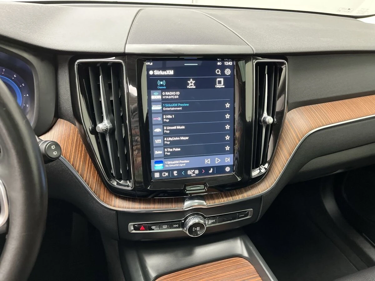 2024 Volvo - image 16