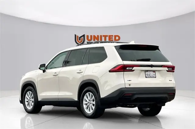 2024 Toyota Highlander Hybrid XLE photo 3