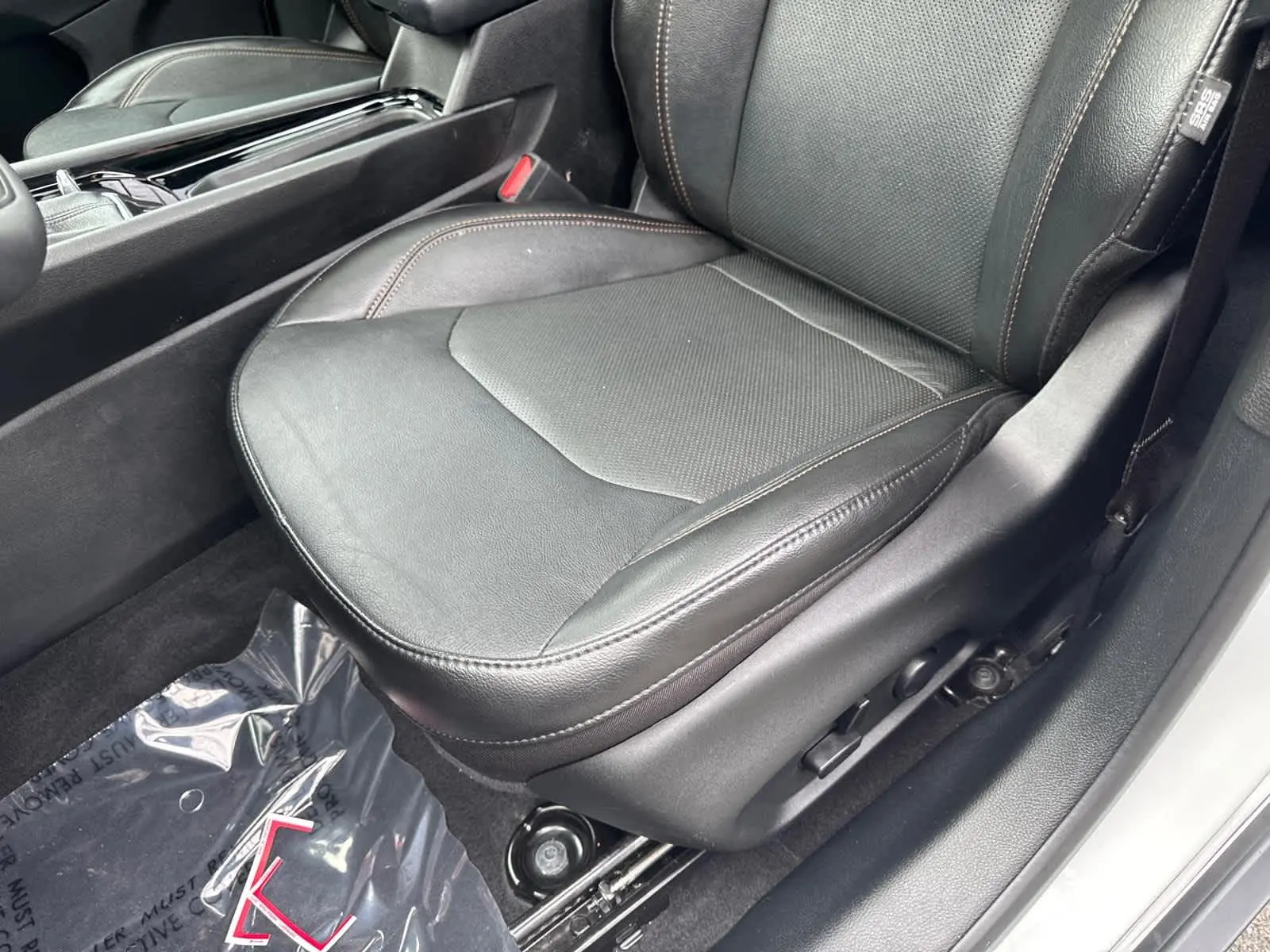 2023 Jeep Compass Limited photo 14