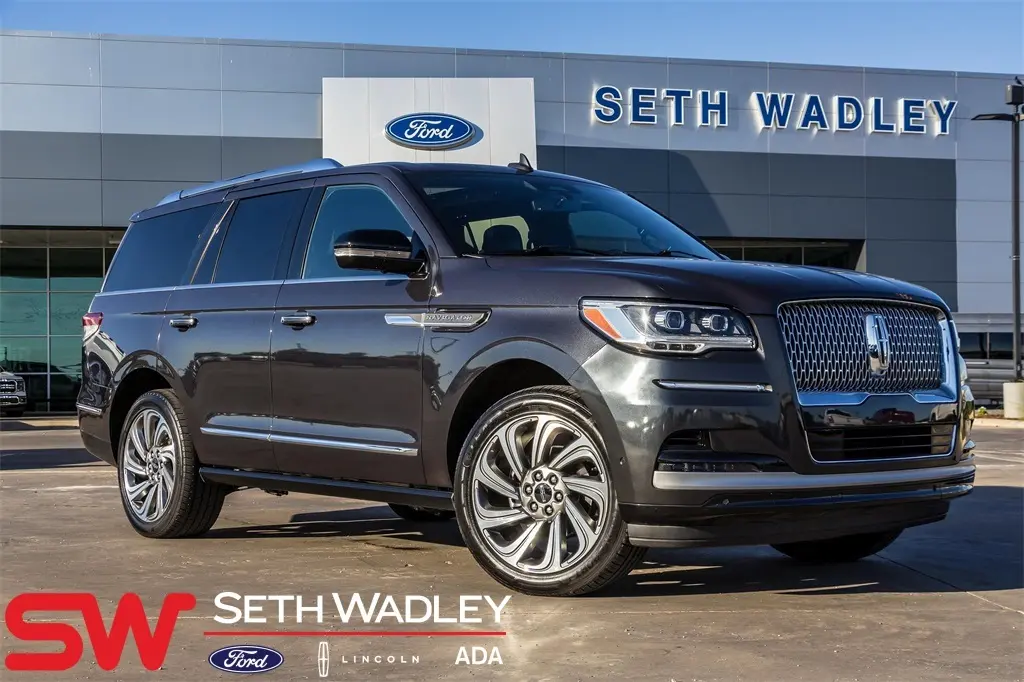 2023 Lincoln Navigator Reserve's photo