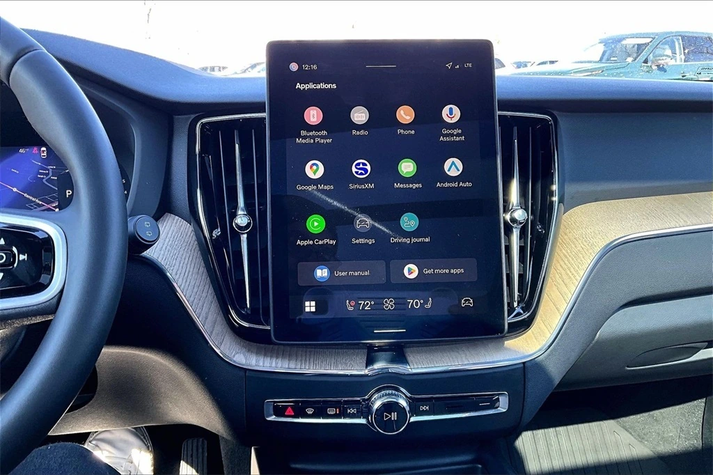 2026 Volvo - image 15