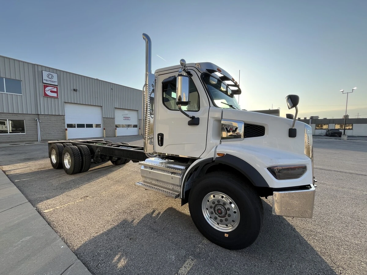 2027 Western Star 47X — photo 3