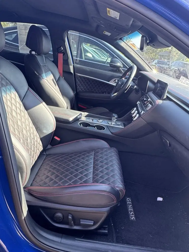 2023 Genesis G70 Advanced 3.3T Sport Prestige photo 11