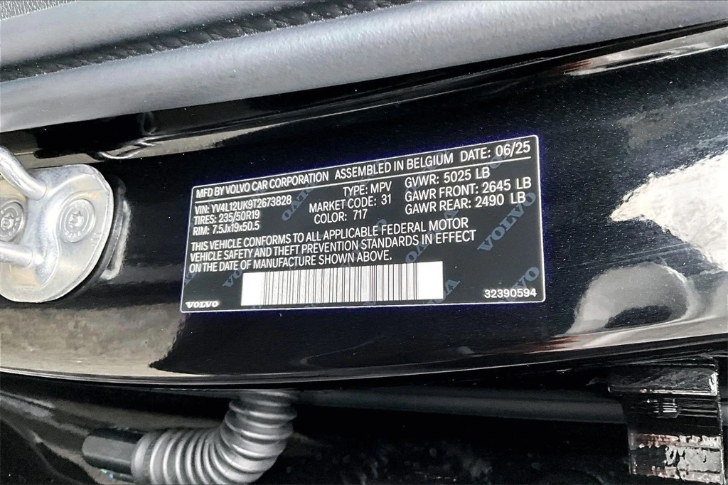 2026 Volvo - image 19