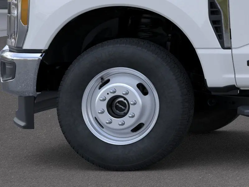2025 Ford F-350 photo 17