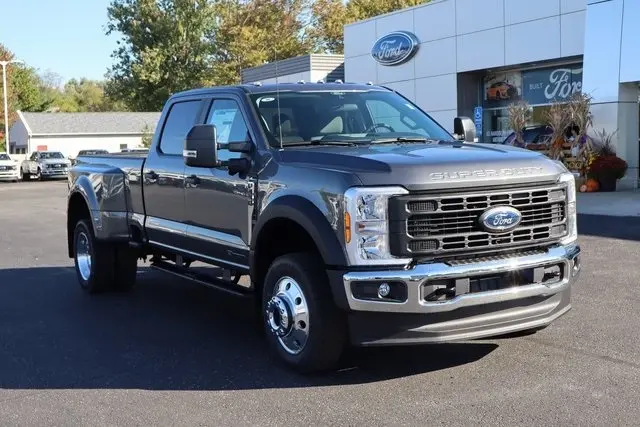 2026 Ford F-450 photo 2