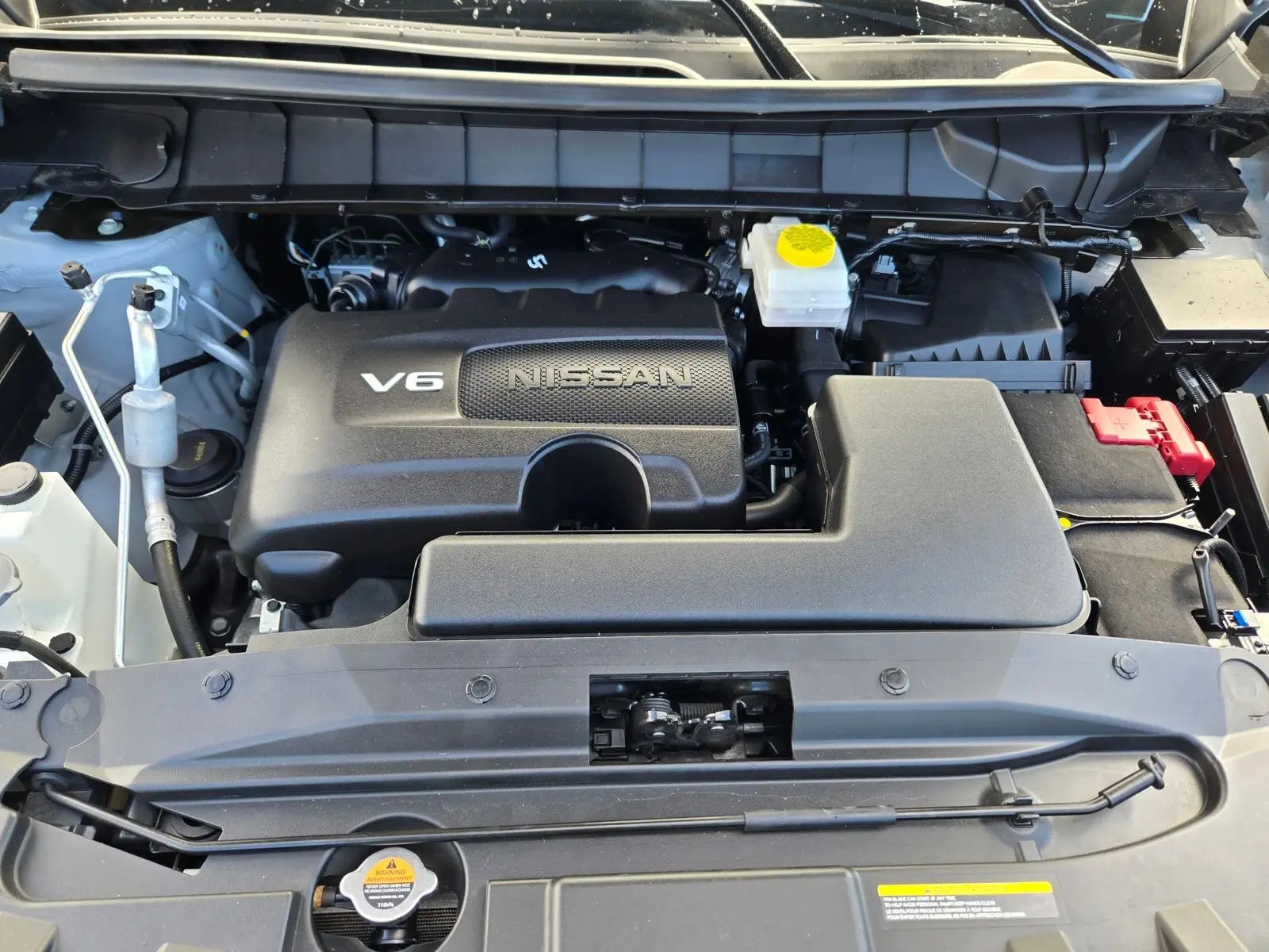 2024 Nissan Pathfinder SL photo 28