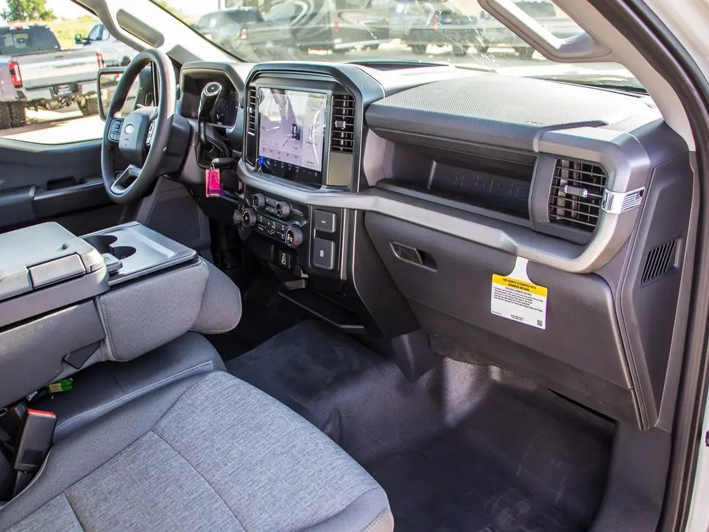 2025 Ford F-150 XLT photo 18